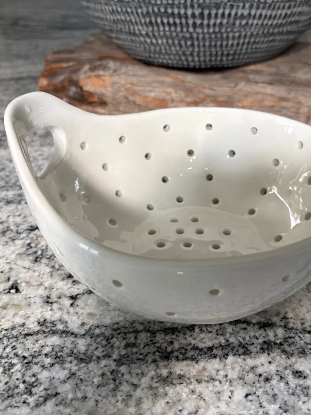 FARMHOUSE Pottery Berry CREAM WHITE STRAINER COLANDER BOWL